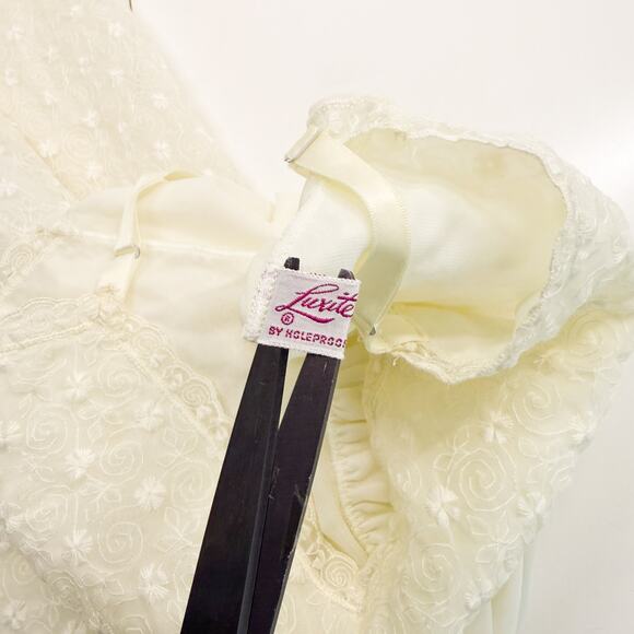 Vintage 1950s Luxite by Holeproof Nylon Slip Dress Nylon Cream - Size 34 - Picture 7 of 10